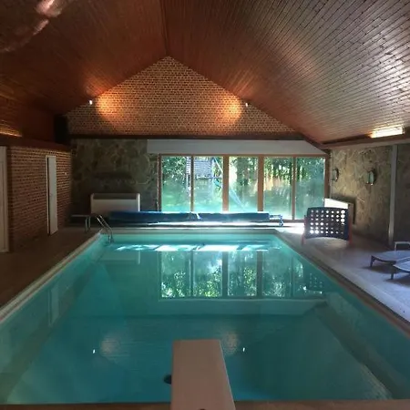 Sleeps 10 Pool Wifi Petite Somme